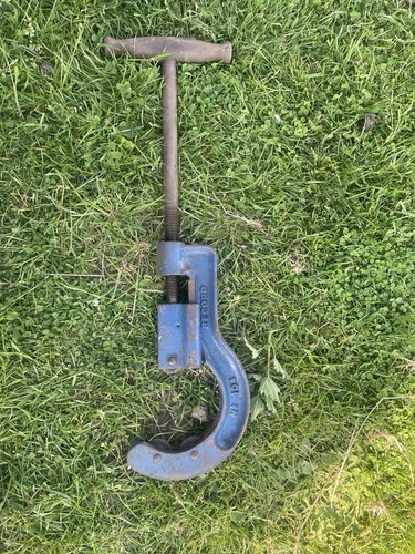 Pipe cutter - pipe,