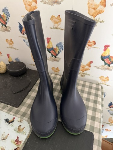 Brand new wellies - size, 5
