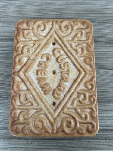 Custard cream shaped - cream,