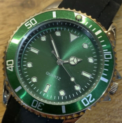 Green diver style homage