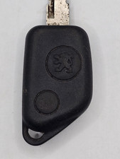 GENUINE USED PEUGEOT 2 BUTTON REMOTE KEY FOB RF TYPE