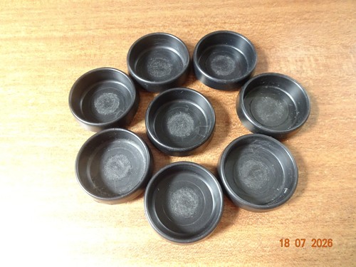 Vintage castor cups matching - castor,