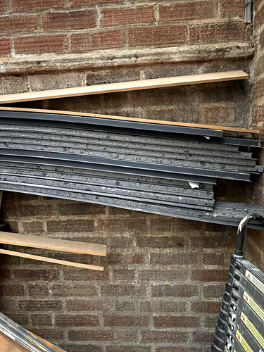 12no easy trim - 12no., closers