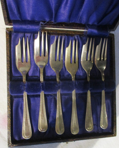 Vintage silverplate cake - vintage, forks