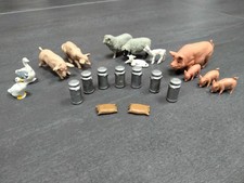 Britains plastic farm animals (Pigs, Sheep, Ducks) + milk churns, sacks - Joblot