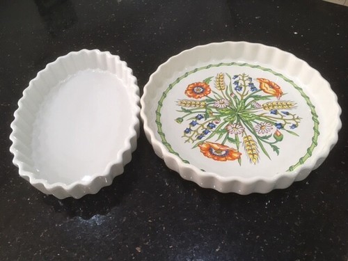 Two quiche serving dishes - two,