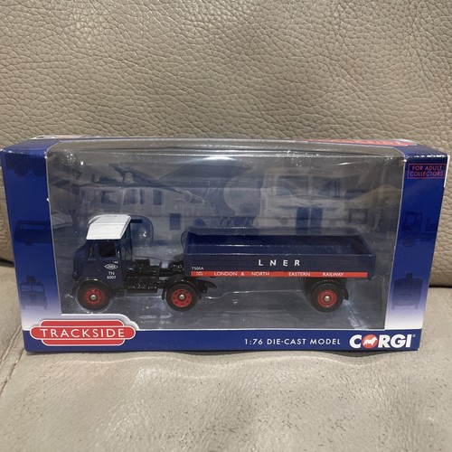 Corgi scale trackside - 1.76,