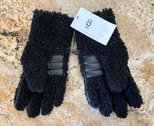 Nwt ugg fluff - black, sz