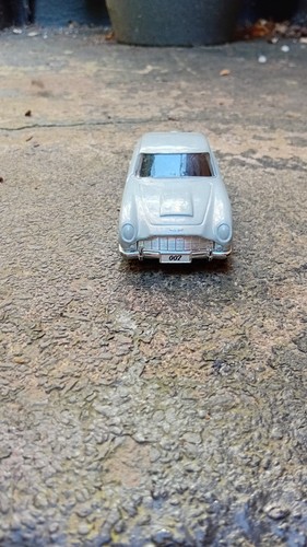 Corgi silver james bond 007 - silver,
