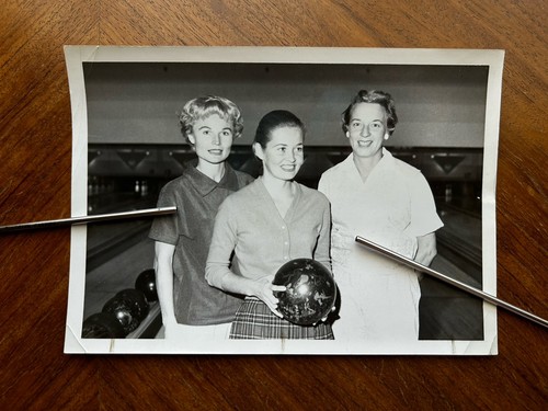 Vintage 1950s lady bowlers - 1950s,