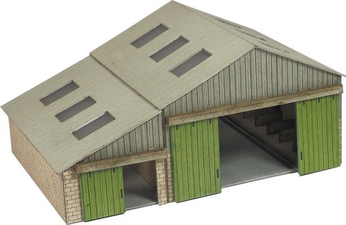 Scale manor farm buildings - n,