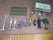 Vintage Matchbox Shop / Dinky Road Signs / Dinky Metal Driver figures / Britains