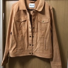 GOK WAN WULI: LUU CORAL PEACH