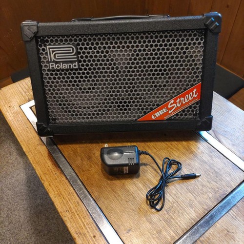 Roland cube street - cube,
