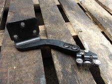 LDV MAXUS N/S LOWER ROLLER BRACKET 2005 - 2009 PASSENGER LOADING DOOR