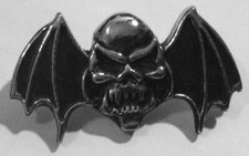 BAT SKULL Metal Pin Badge