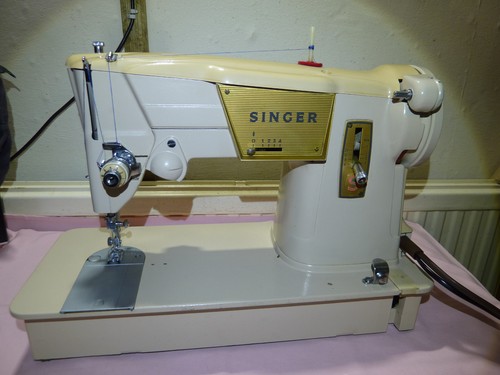 Heavy duty sewing machine - heavy,