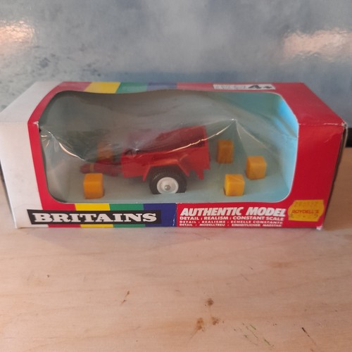 Britains farm vehicles 32 - britains,
