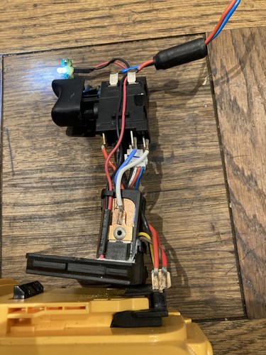 Working dewalt 776 - working, trigger