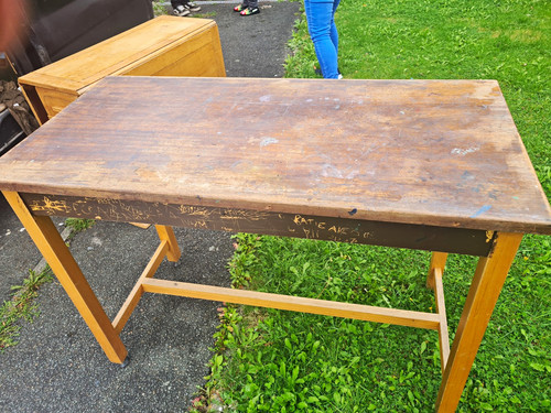 This 80s 90s school table - 80s/90s,