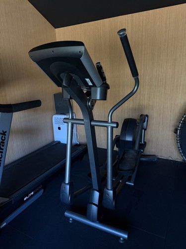 Life fitness cross trainer - cross,