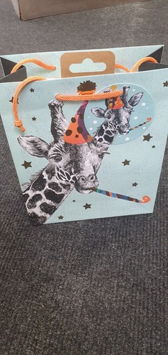 Giraffe design small gift bag - giraffe,