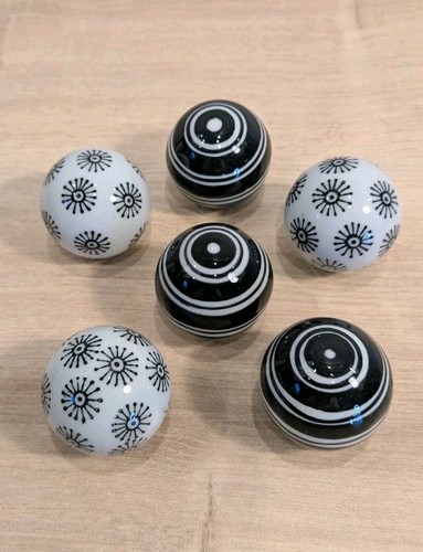 Black white small - 6x,