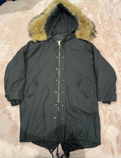 MILITARY FISHTAIL PARKA WITH DETACHABLE LINING & FUR HOOD BLACK. SIZE: LARGE