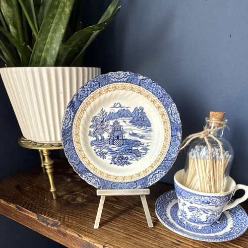 Vintage royal tudor ware - royal,