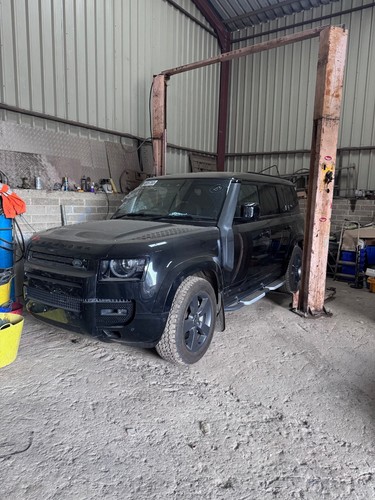 Landrover defender breaking - landrover,