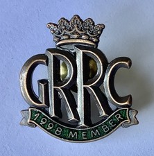 GOODWOOD ROAD RACING CLUB MEMBERS GRRC 1998 LAPEL/PIN BADGE - 1ST YEAR OF GRRC 