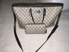 gucci bag and purse