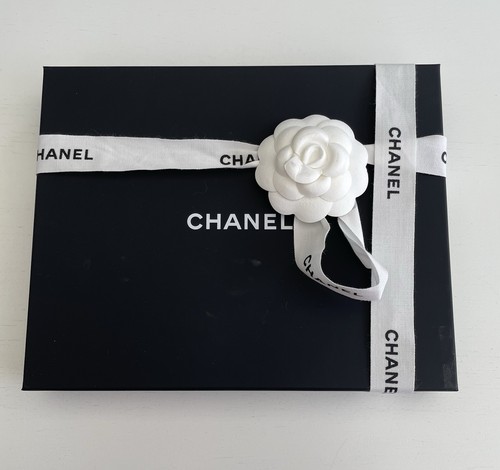 Chanel gift box - chanel,