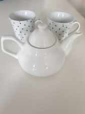 teapot and cup set for 2