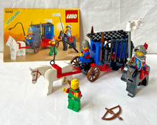 LEGO Castle: 6042 Dungeon Hunters (1990) - 99% Complete w/ Instructions