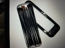 Makeover Essentials 8 Piece
