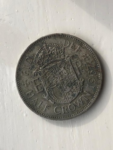 1967 half crown queen - half,