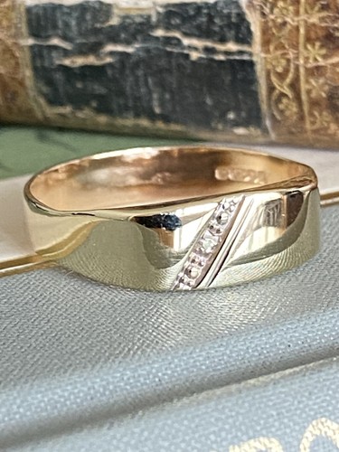 Gents 9ct gold diamond - gold, ring