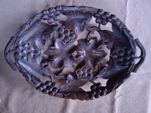 Black forest wood fruit - black,