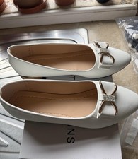 Ladies New  Shoes Size 6