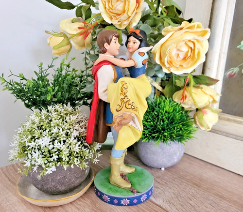 Disney traditions snow - snow, white