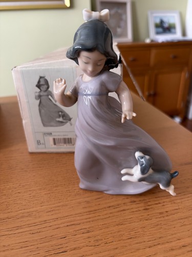 Nao lladro figurines - figurines, with
