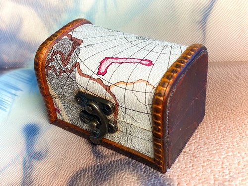 Small wooden treasure - , chest
