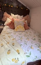 Lemon Tufted Square Tassel