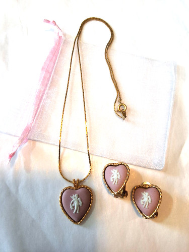 Vtg wedgwood gold tone pink - vtg.,