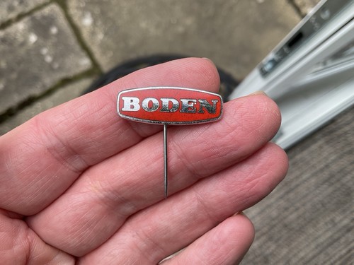 Vintage boden enamel pin - enamel,