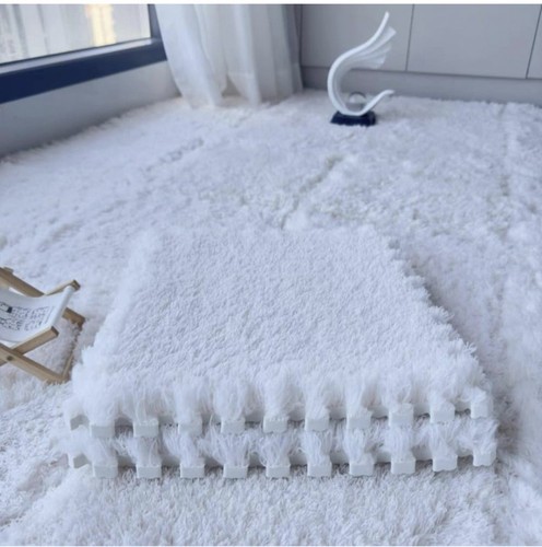 White plush crawling mat - white,
