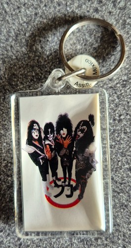Kiss keyring alive in - kiss,