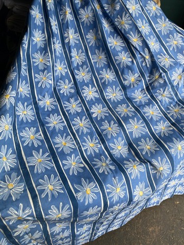 Next medium weight - , daisy