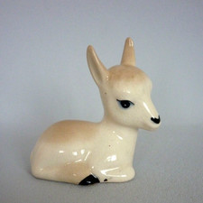 Szeiler Studio Pottery Deer or Fawn. Vintage. White / Cream.  6cm Tall. VGC